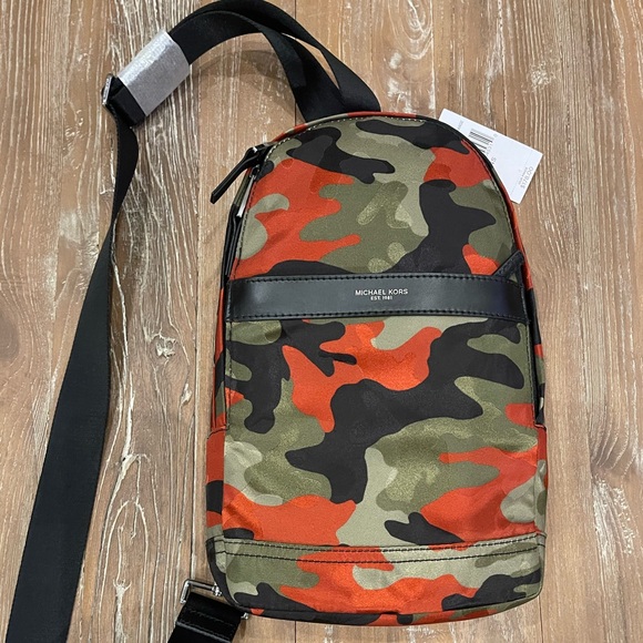Michael Kors Mens Kent Camouflage Spice Orange Slingpack Bag NWT - Picture 3 of 4